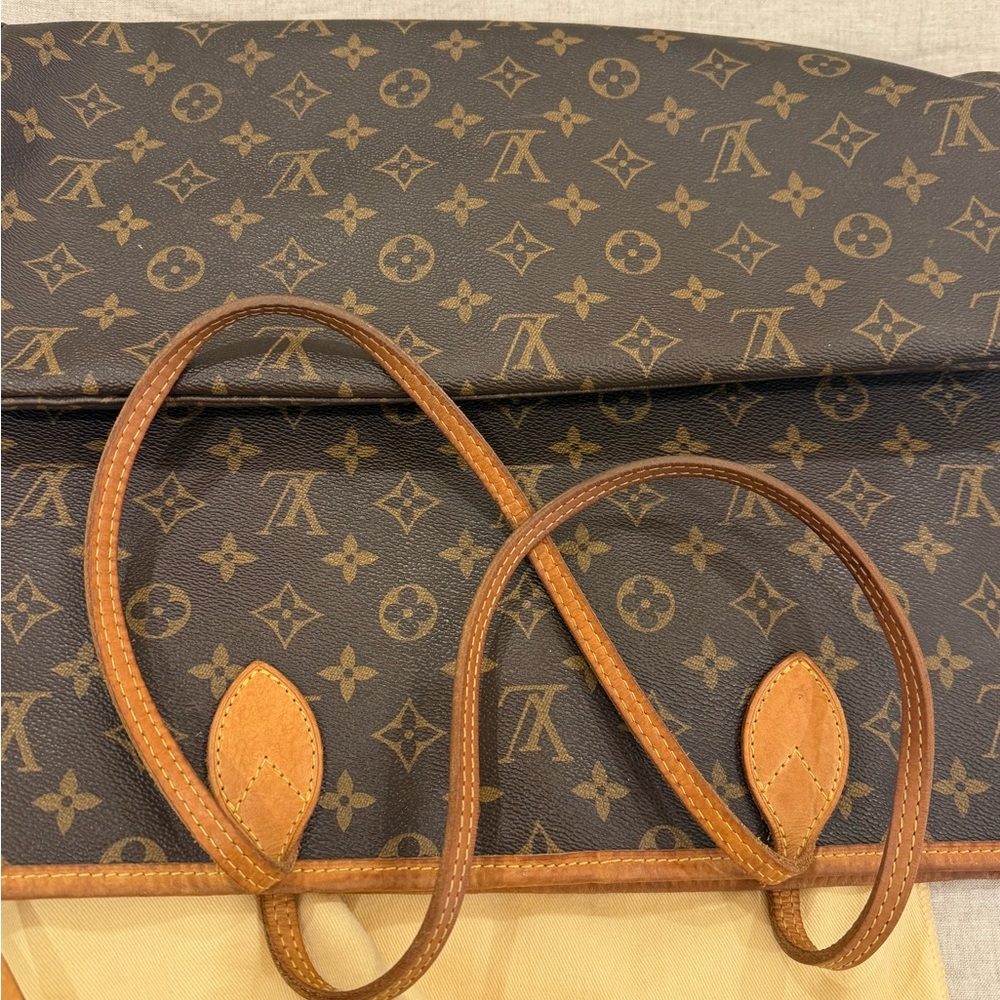 Louis Vuitton Monogram Neverfull GM Tote Bag - Picture 9 of 9
